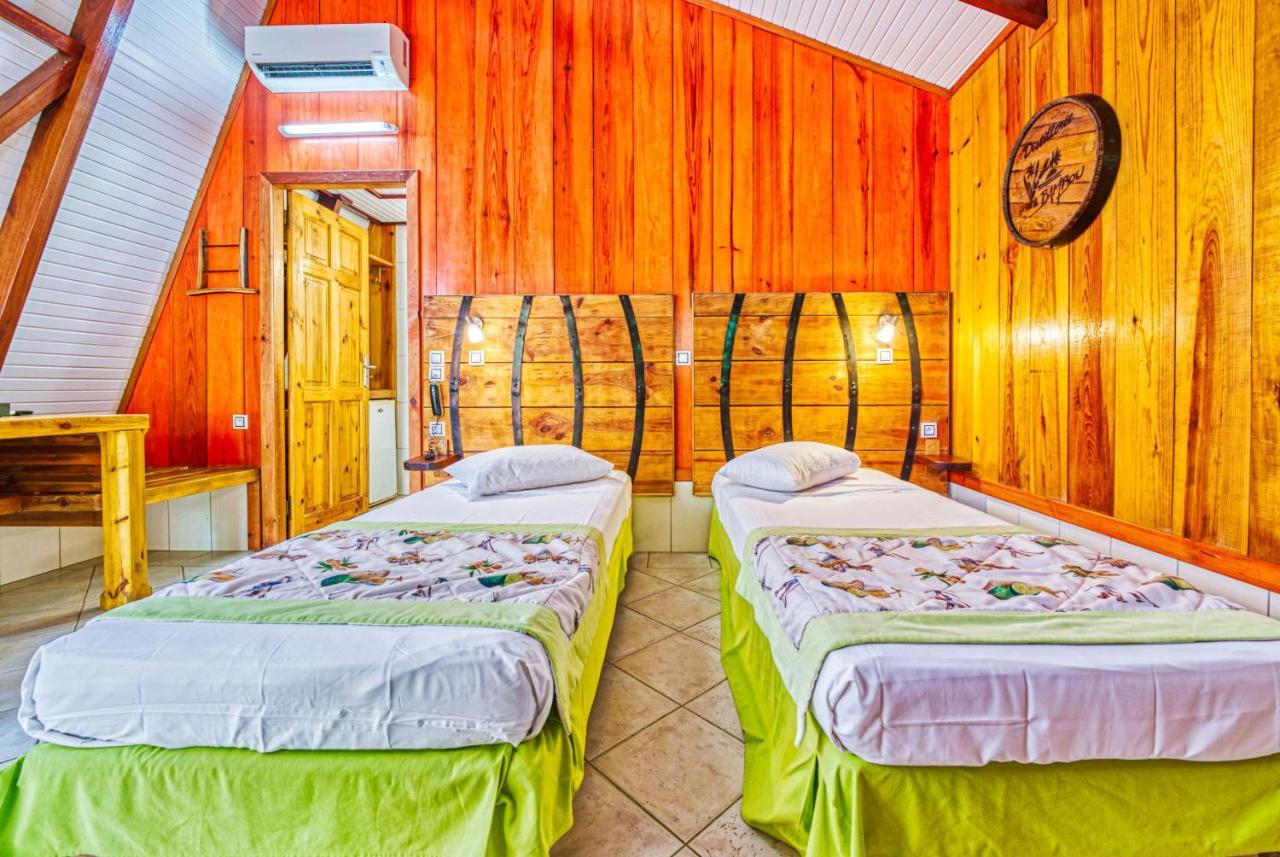 Hotel Bambou & Spa 莱特鲁瓦西莱 外观 照片
