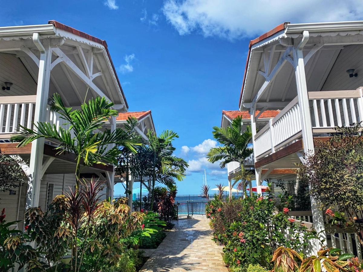 Hotel Bambou & Spa 莱特鲁瓦西莱 外观 照片